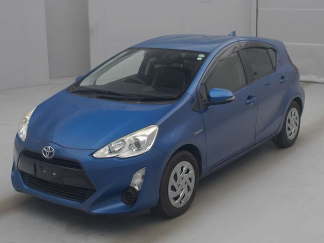 TOYOTA AQUA 2016