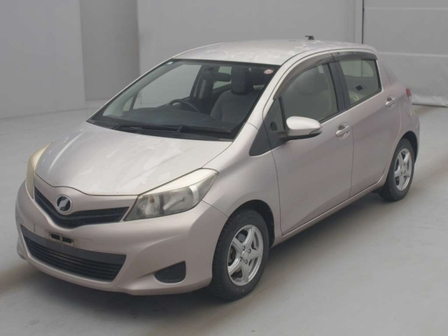 TOYOTA VITZ 2012