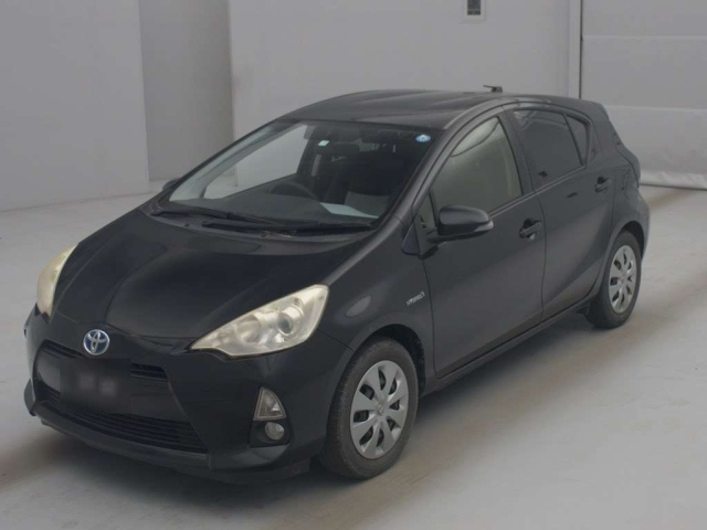 TOYOTA AQUA 2013