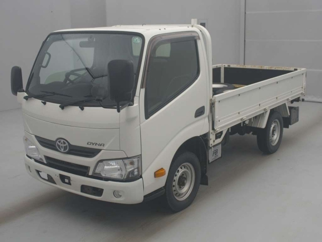 TOYOTA DYNA 2020