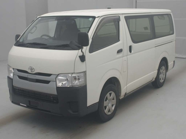 TOYOTA HIACE VAN 2019