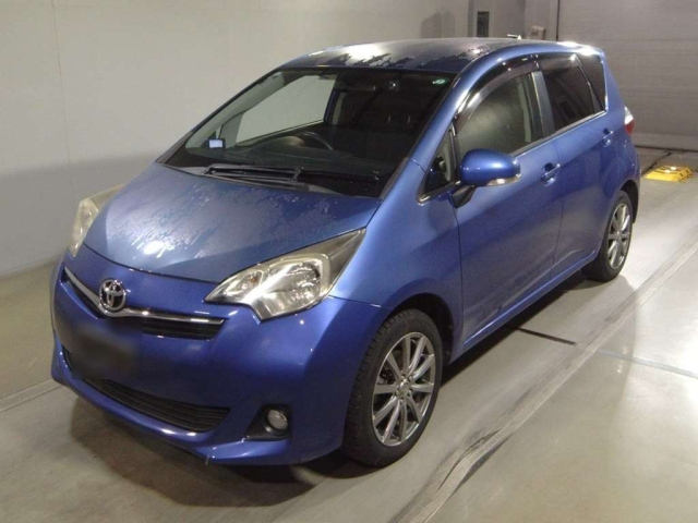 TOYOTA RACTIS 2011