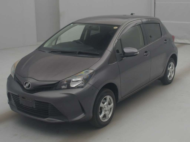 TOYOTA VITZ 2015