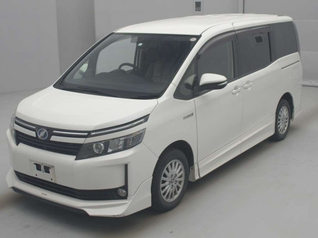 TOYOTA VOXY 2014
