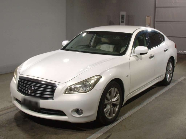 NISSAN FUGA