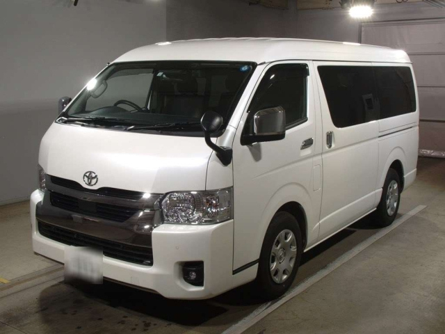 TOYOTA HIACE 2022