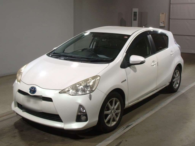 TOYOTA AQUA 2012