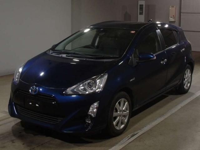TOYOTA AQUA 2016