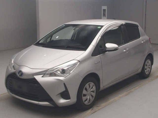 TOYOTA VITZ 2019