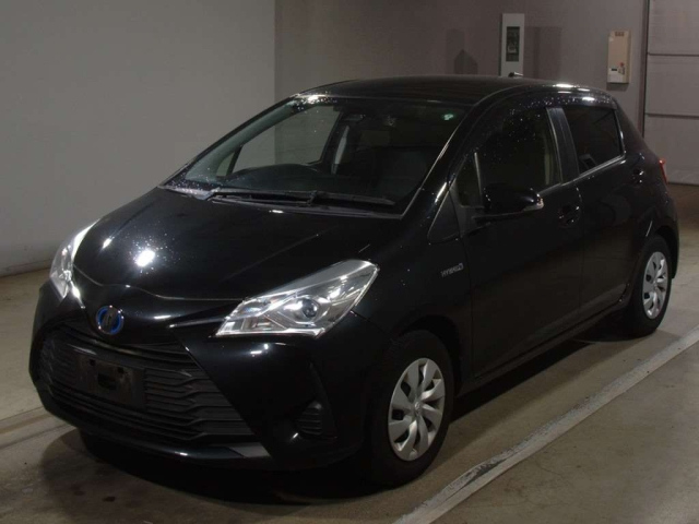 TOYOTA VITZ 2019