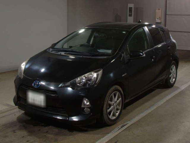 TOYOTA AQUA 2013