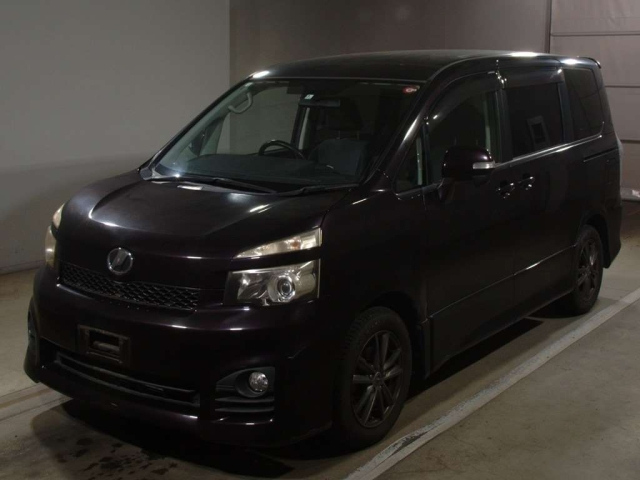TOYOTA VOXY 2011