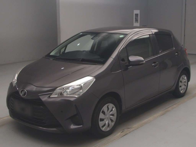 TOYOTA VITZ 2017