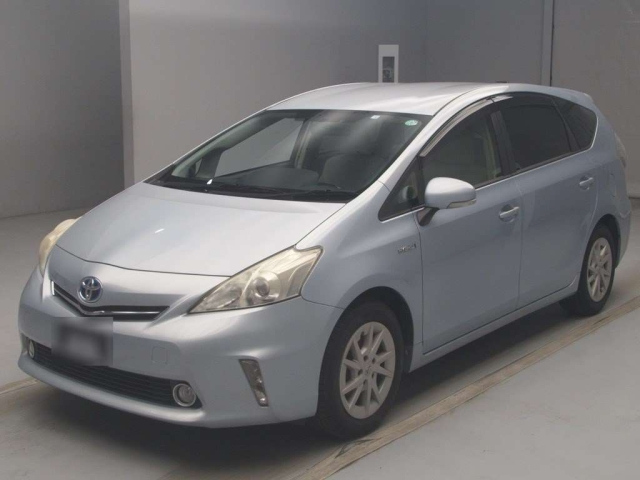 TOYOTA PRIUS ALPHA 2012