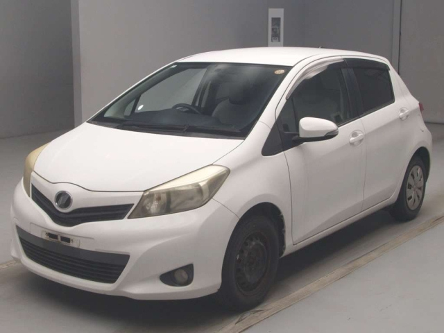 TOYOTA VITZ 2011
