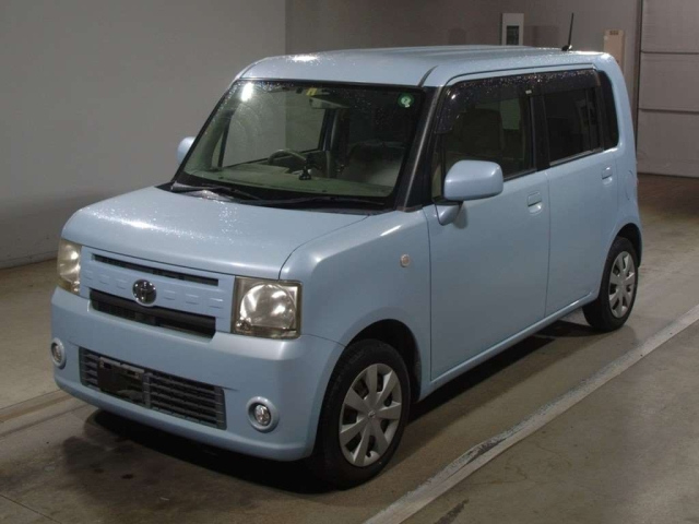 TOYOTA PIXIS SPACE 2012