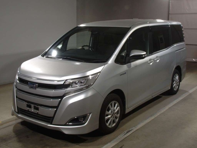TOYOTA NOAH 2018