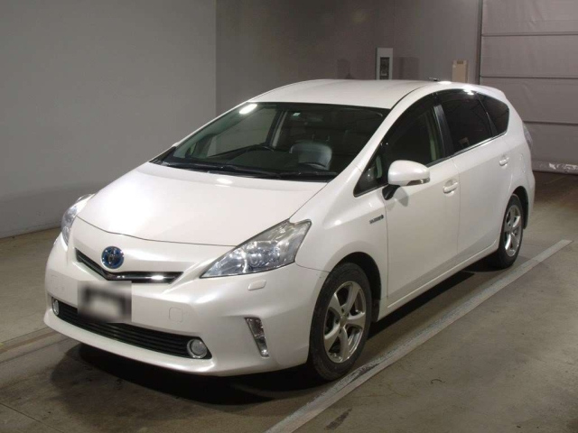 TOYOTA PRIUS ALPHA 2012