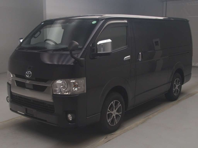 TOYOTA HIACE VAN 2020