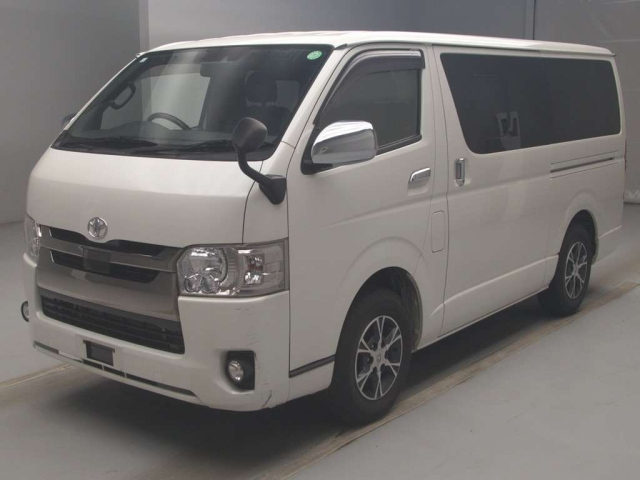TOYOTA HIACE VAN 2019