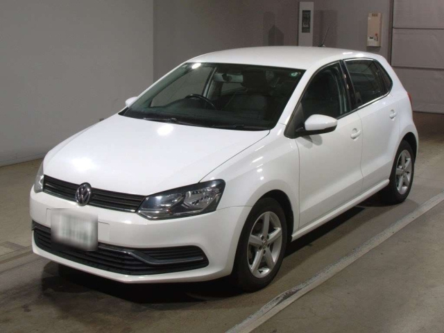 VOLKSWAGEN POLO 2015