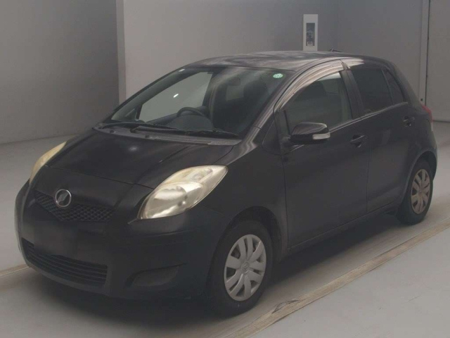 TOYOTA VITZ 2010