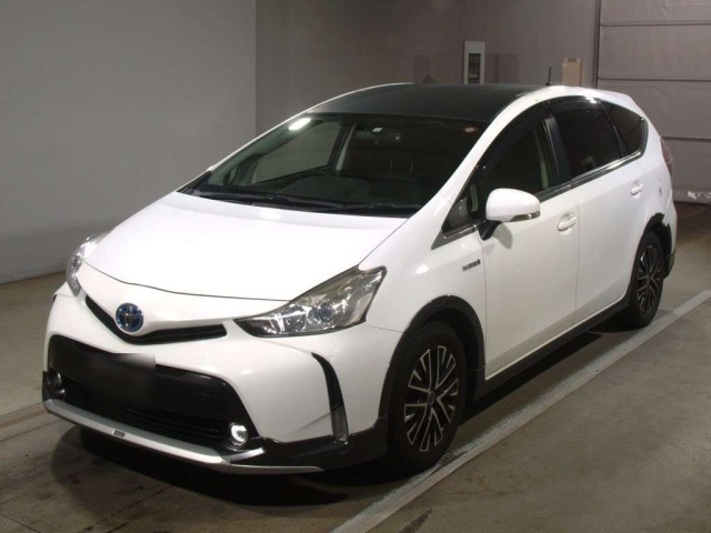 TOYOTA PRIUS ALPHA 2014
