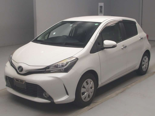 TOYOTA VITZ 2016