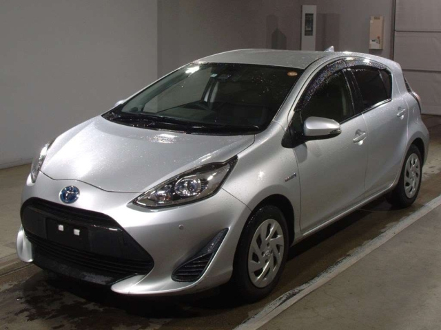 TOYOTA AQUA 2018