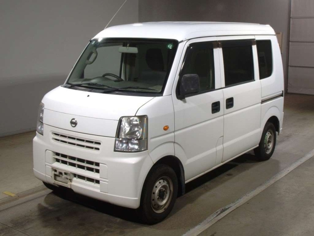 NISSAN CLIPPER VAN