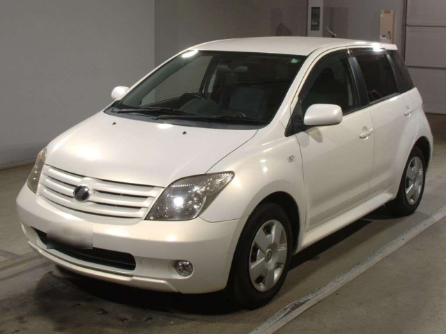 TOYOTA IST 2005