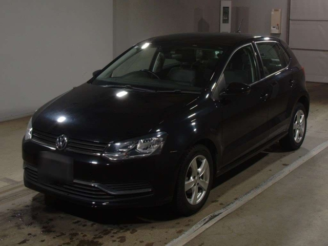 VOLKSWAGEN POLO 2016