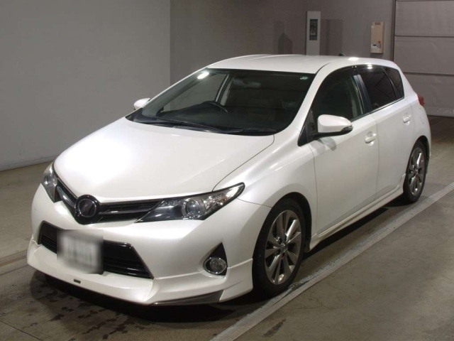 TOYOTA AURIS 2013