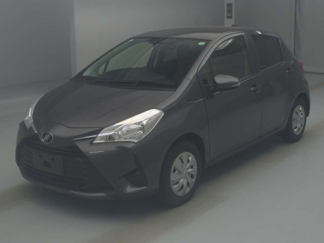 TOYOTA VITZ 2019