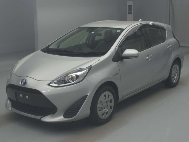 TOYOTA AQUA 2020