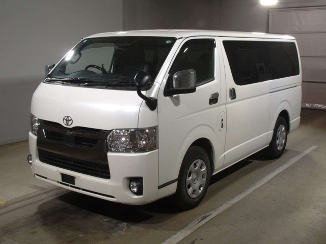 TOYOTA HIACE VAN