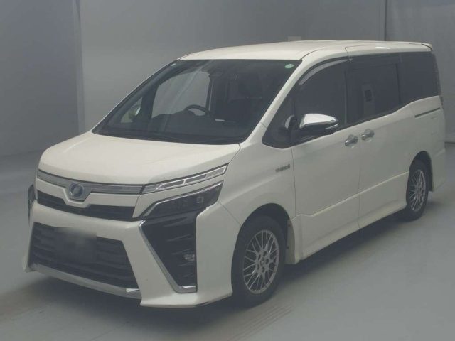 TOYOTA VOXY 2018