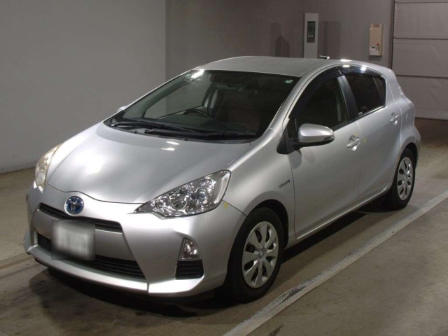 TOYOTA AQUA 2013
