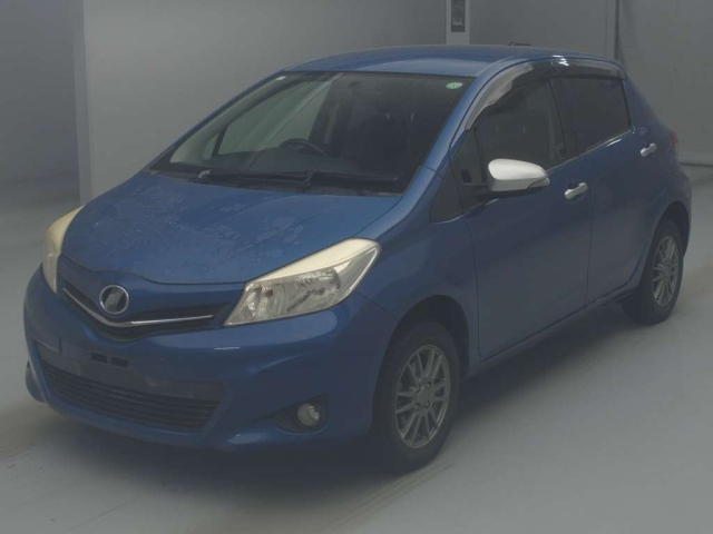 TOYOTA VITZ 2011