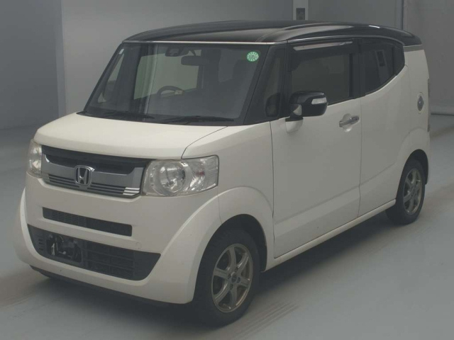 HONDA N BOX SLASH