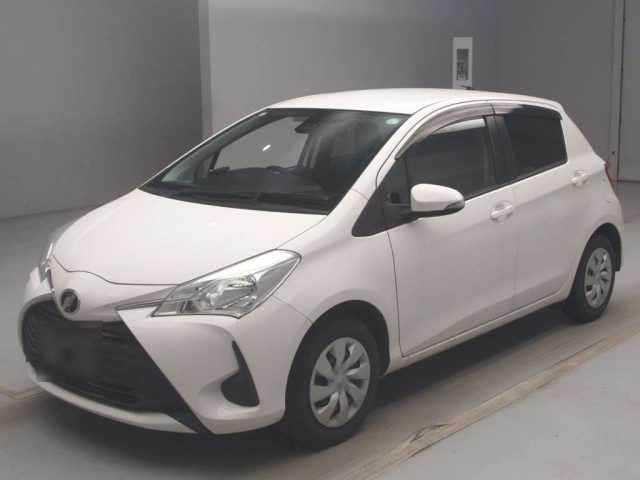 TOYOTA VITZ 2019