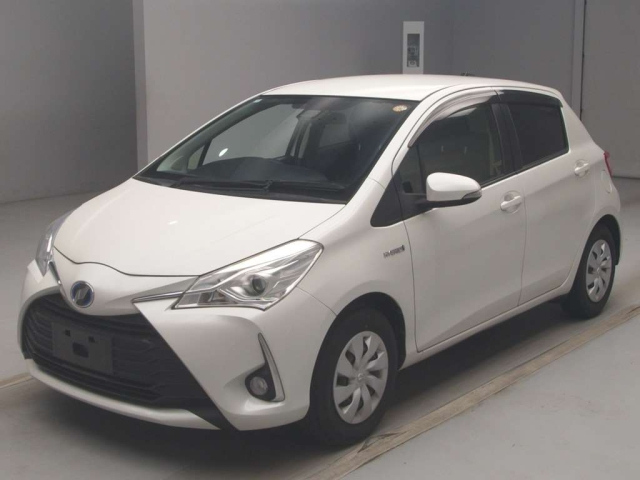 TOYOTA VITZ 2018