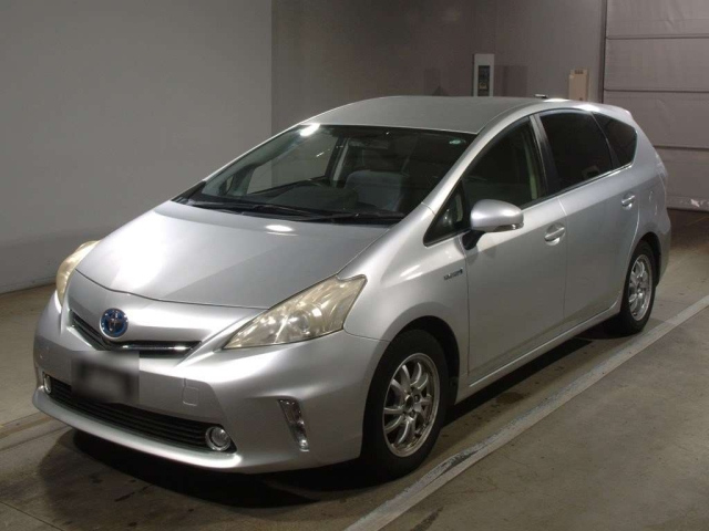 TOYOTA PRIUS ALPHA 2012