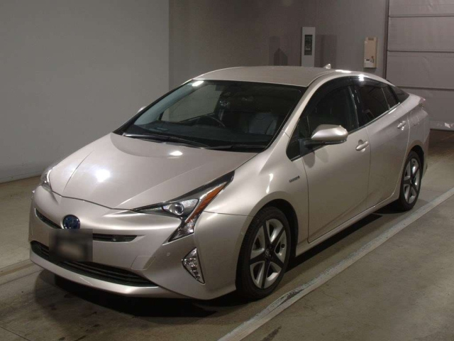 TOYOTA PRIUS 2016