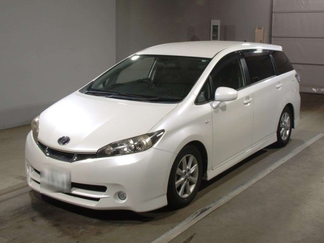 TOYOTA WISH 2010