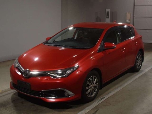 TOYOTA AURIS 2016
