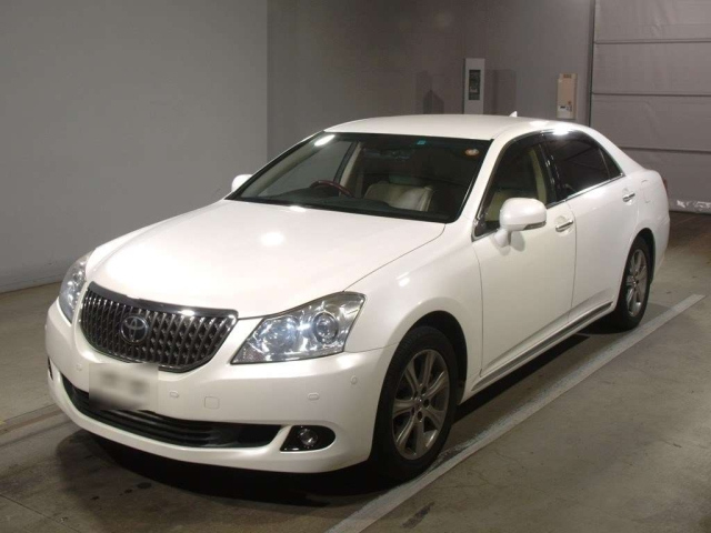 TOYOTA CROWN 2013