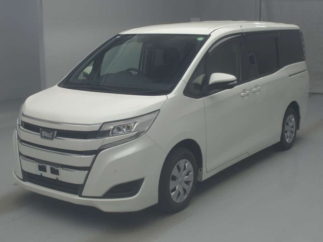 TOYOTA NOAH 2020