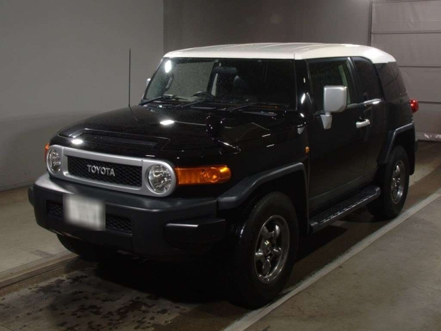 TOYOTA FJ CRUISER 2011