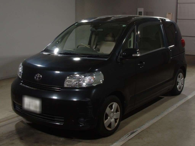 TOYOTA PORTE 2011